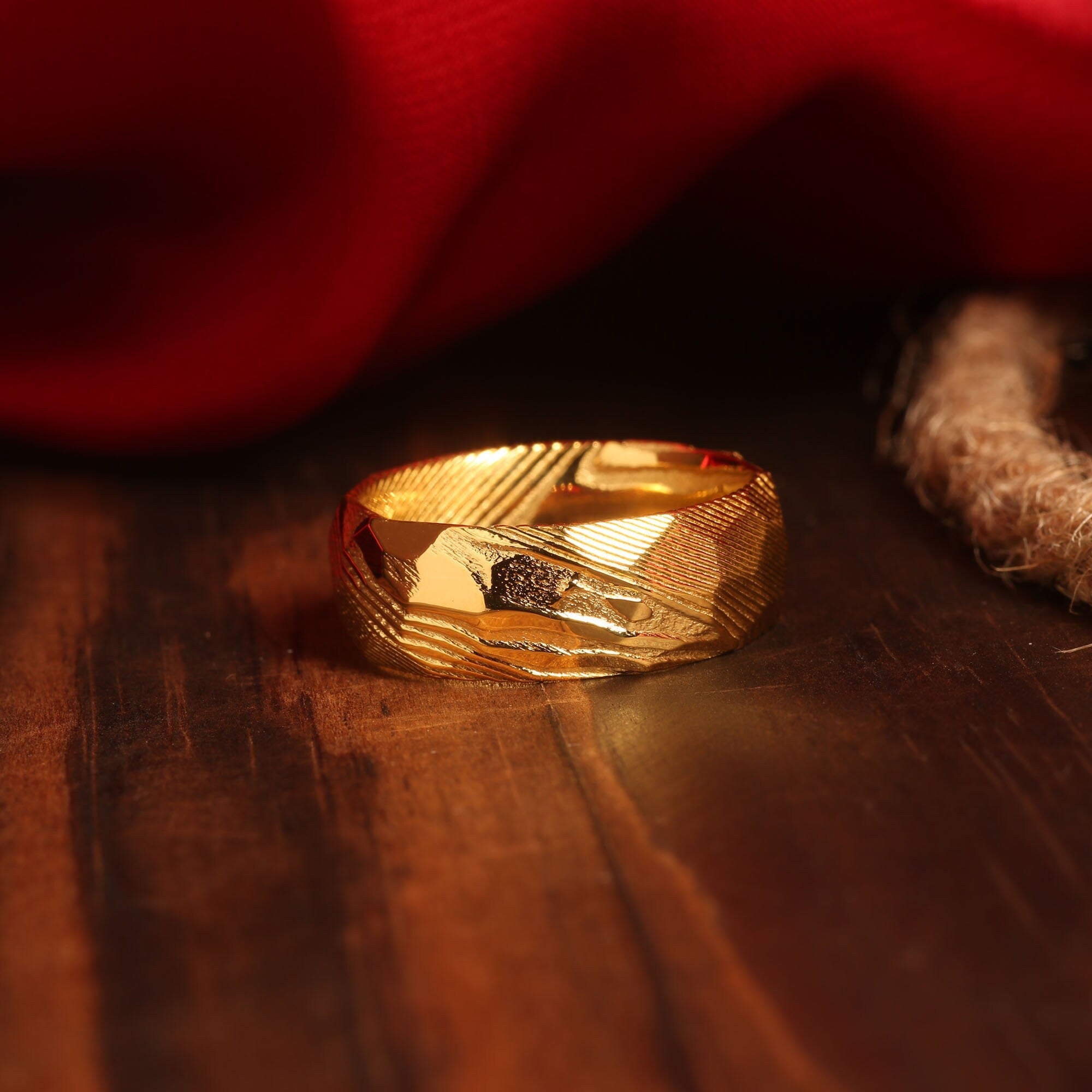 Yellow Gold Damascus Steel Wedding Band for Men | 8mm Ring