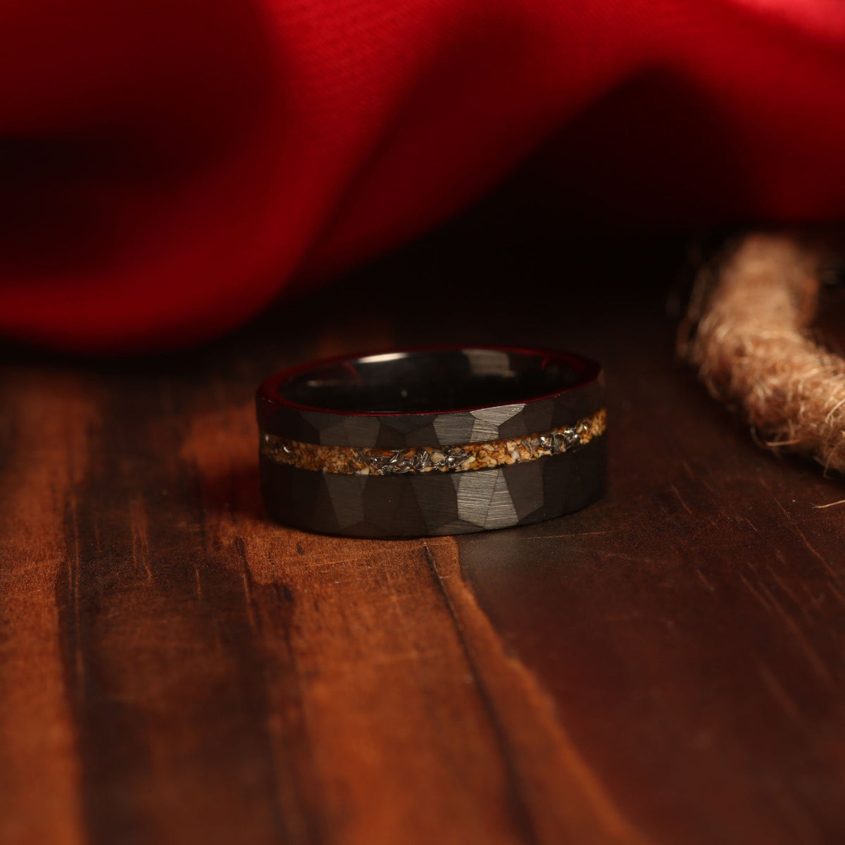 Black hammered tungsten sandstone ring for men with meteorite