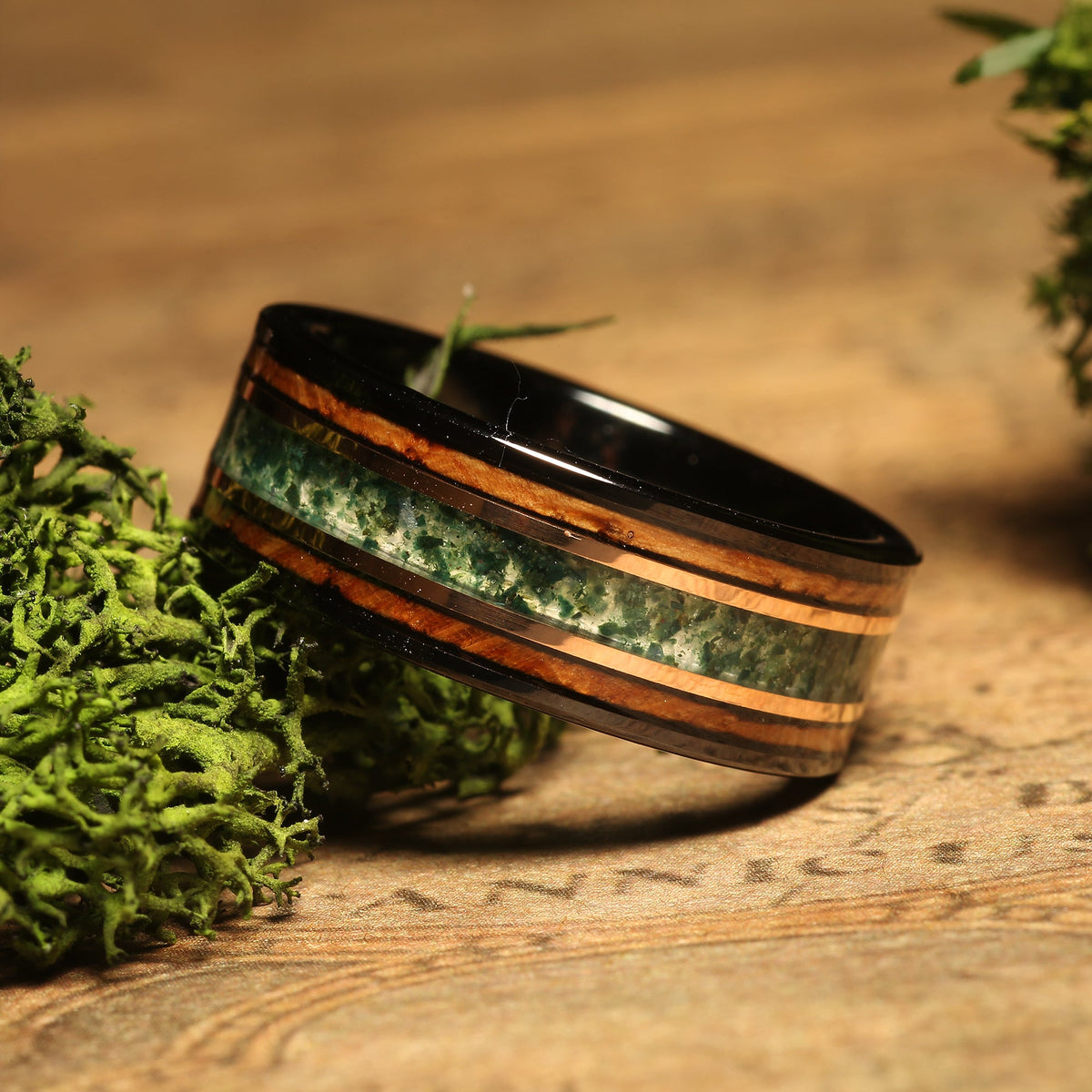 Men’s 8mm whiskey barrel moss agate band with comfort fit