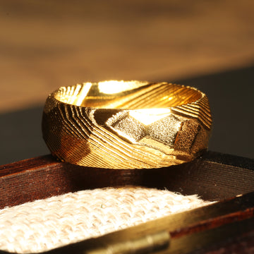 Yellow Gold Damascus Steel Wedding Band for Men | 8mm Ring 7