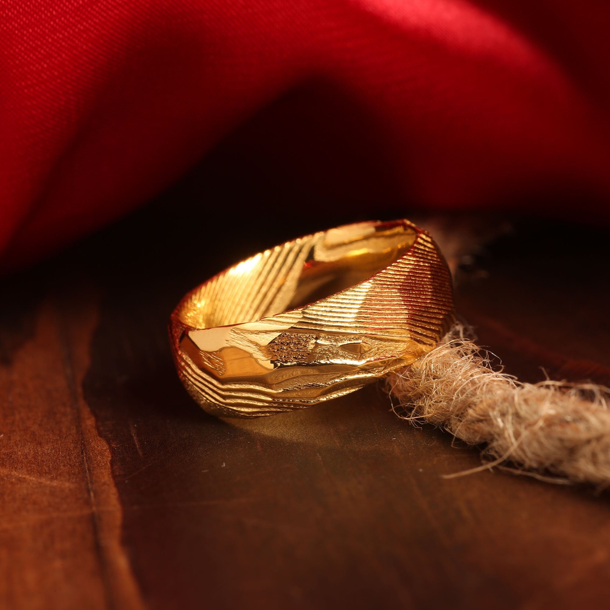 Yellow Gold Damascus Steel Wedding Band for Men | 8mm Ring