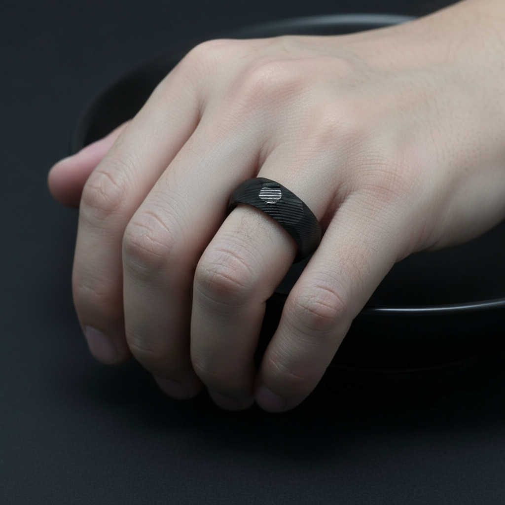 Men’s hammered Damascus steel ring with black finish