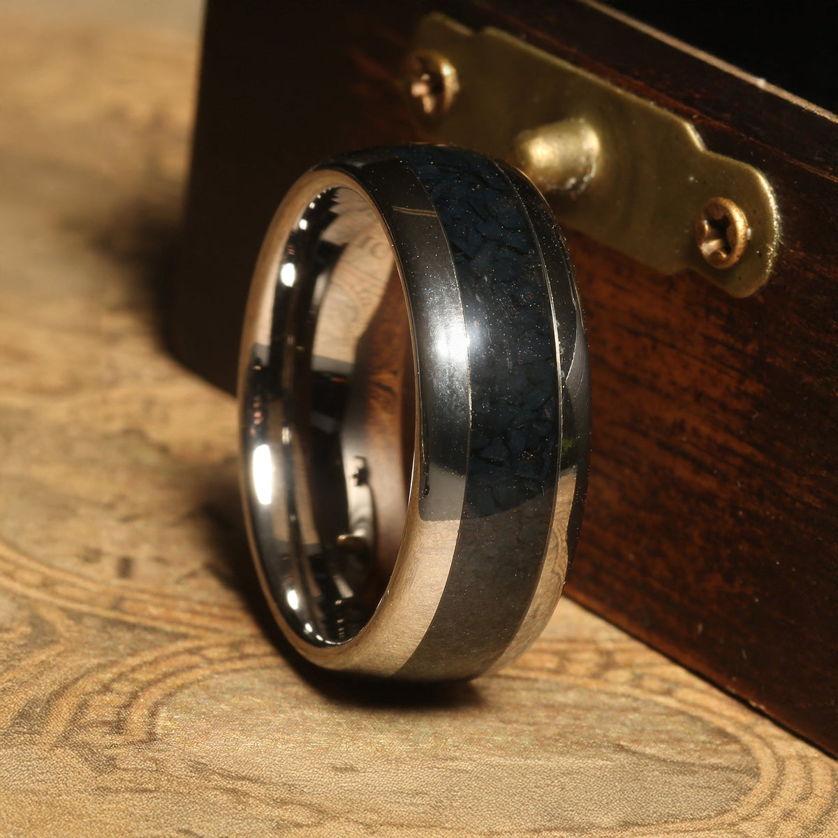 Men’s silver tungsten ring with black onyx stone inlay