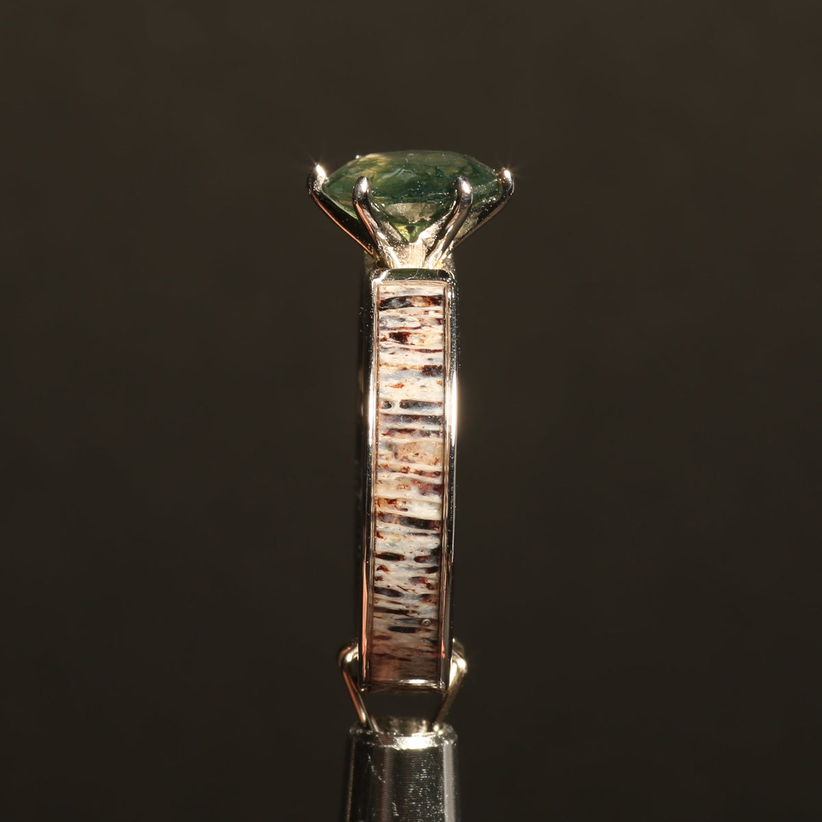 Women’s 4mm moss agate deer antler ring with slim profile
